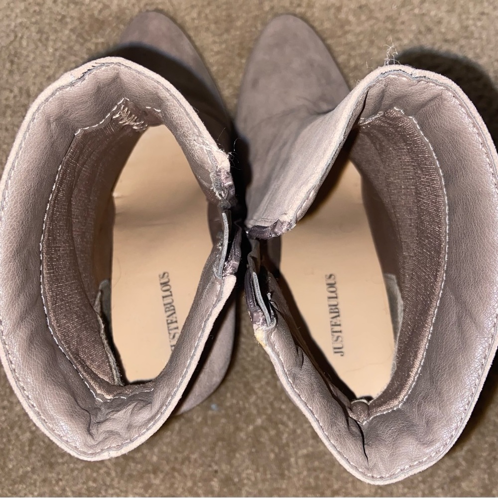 Grey, suede Just Fab chunky boots